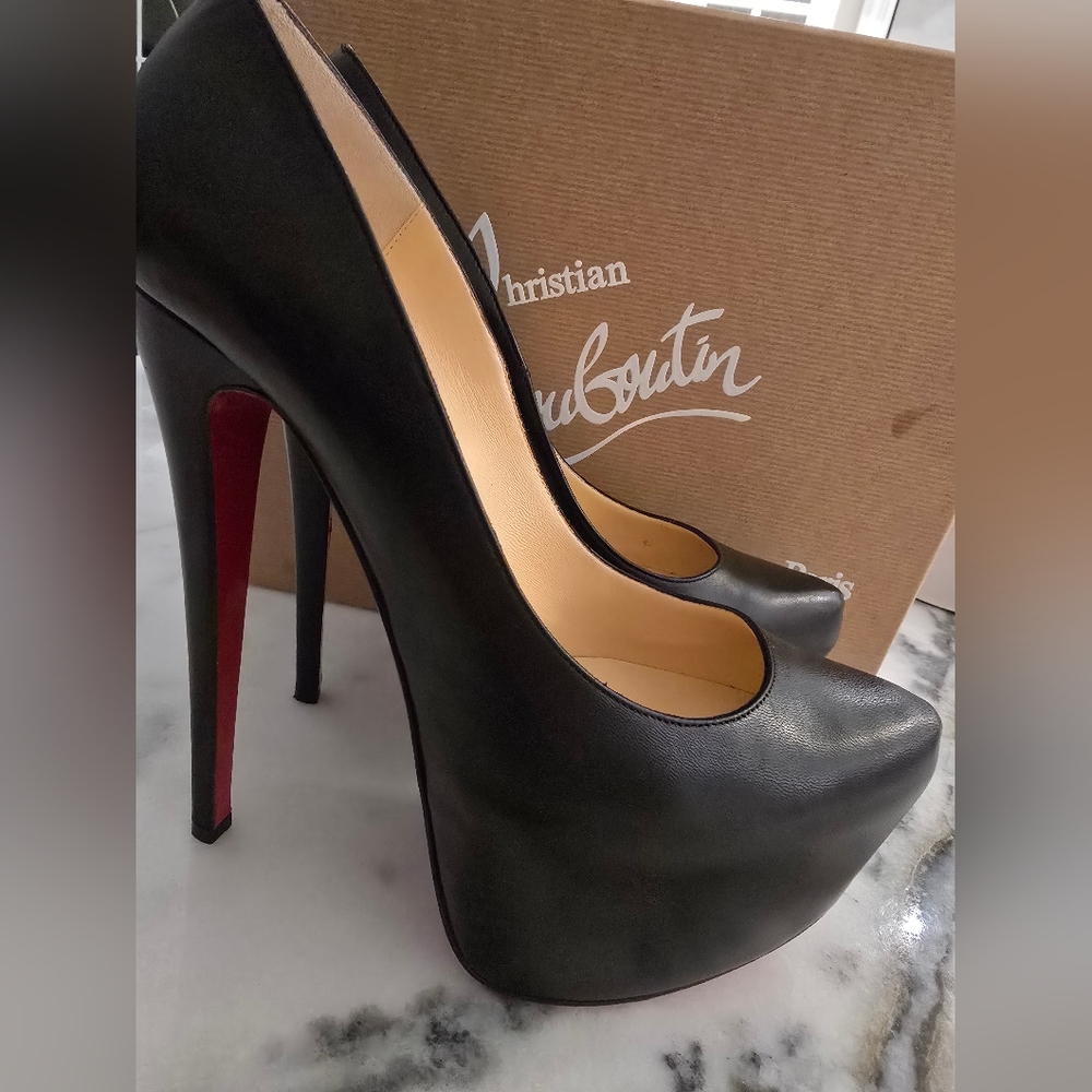 Christian Louboutin Daffodile Black and Red Heels Shoes Stiletto Design 40.5